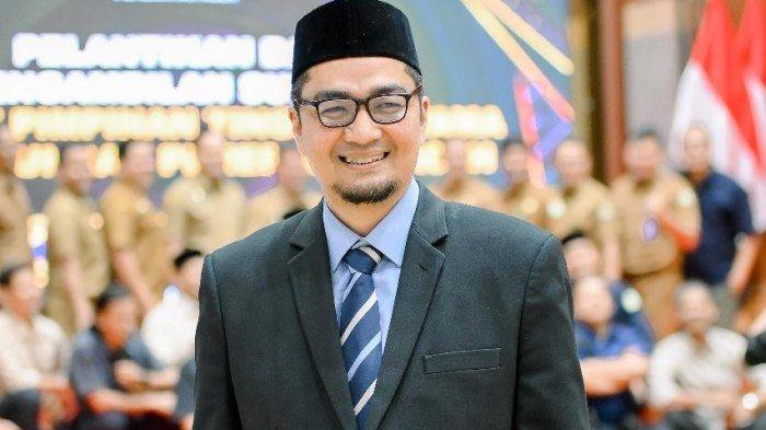 Guru Honorer Diberhentikan Karena Kontraknya Habis