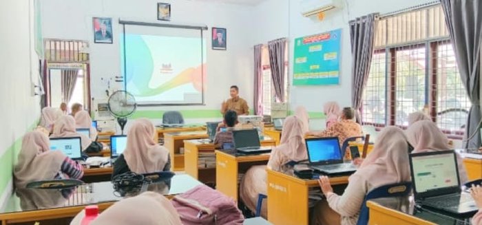 SMAN 2 Kesuma Bangsa Gelar Bimbingan Teknis Penyusunan Soal Semester